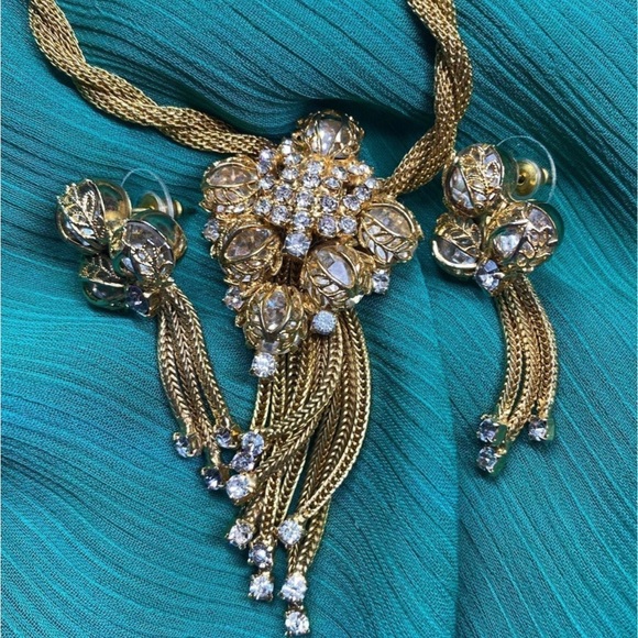 Jewelry - VTG Demi Parure Filigree Set